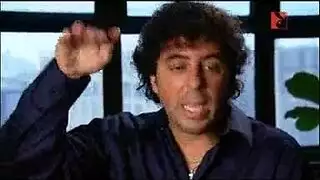 الفتيات عاريات ومريحات وغرابة عندما تقلع كل ملابسهن للعب بألعاب الجنس