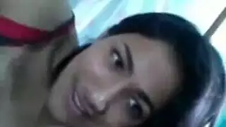  مراهقة شقراء تأخذ قضيبًا سميكًا بعمق، تمتلئ وتغفو