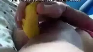 الكرة الرفس تقبيل طويل ذو أرجل