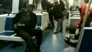 جنس صريح سري في موقع العمل: جماعة ذوي القرون تمارس الجنس الثلاثي العنيف