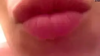 فتاة عربية بكس مثالي و أثداء مذهلة جنس صريح